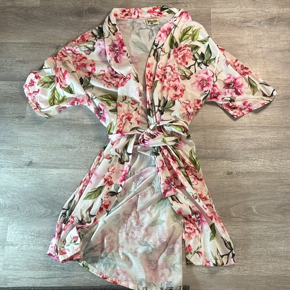 Show Me Your‎ Mumu Brie Robe White & Pink Garden of Blooms One Size EUC - Picture 3 of 5